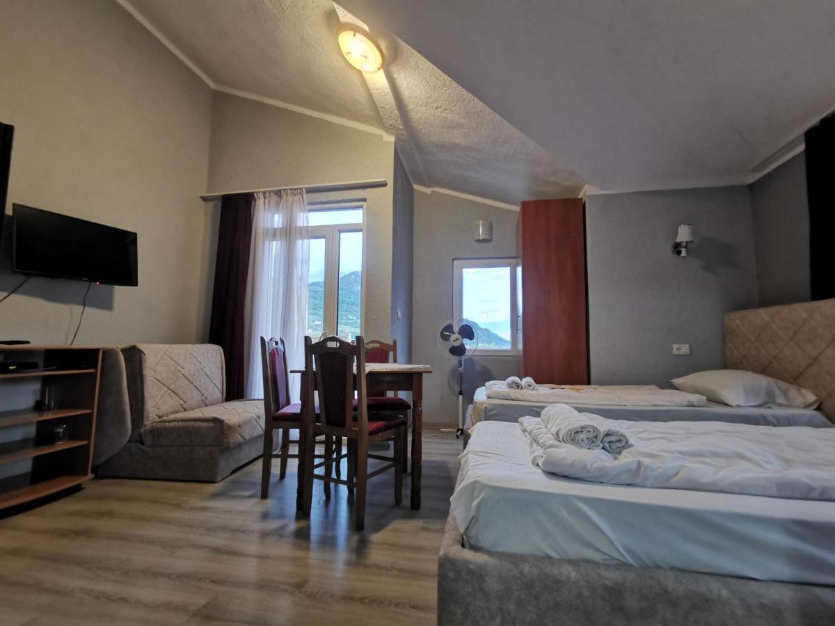 Hotel Rosi Gusinje Exteriér fotografie
