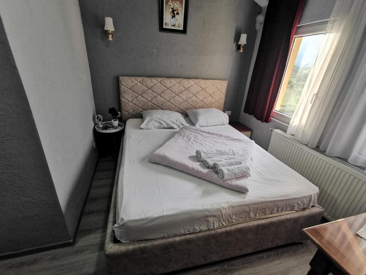 Hotel Rosi Gusinje Exteriér fotografie